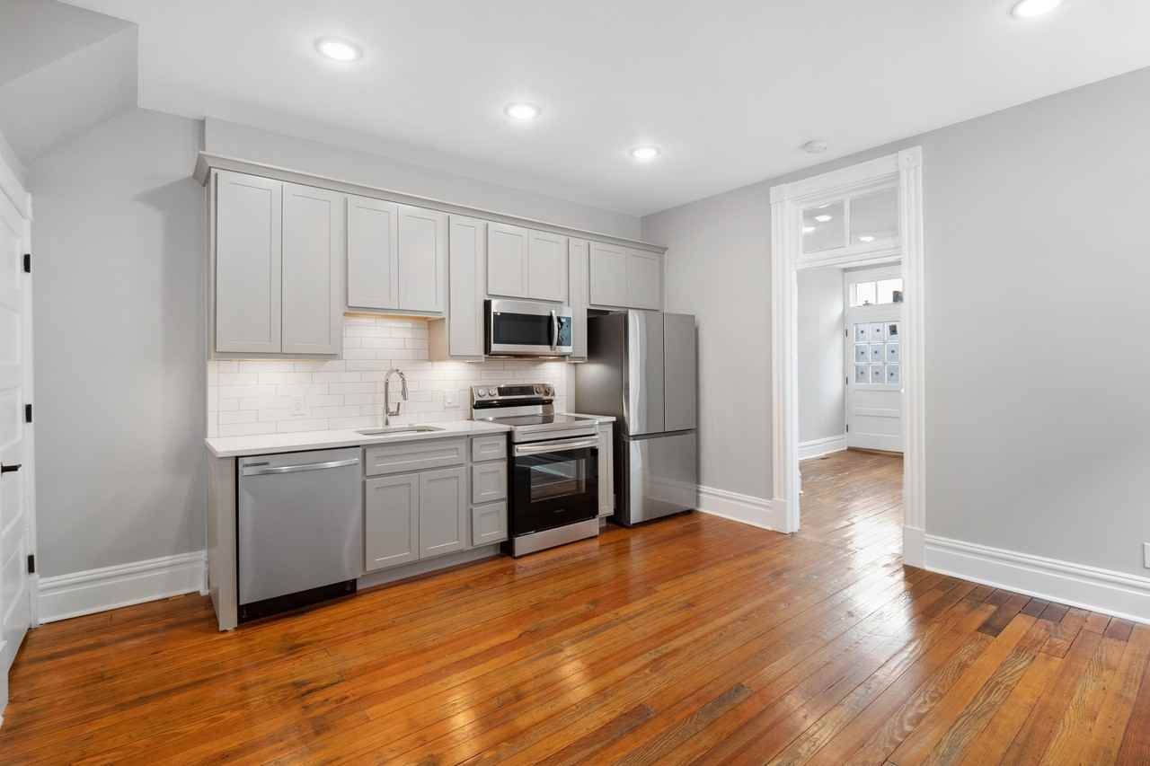 4250-4254 Swan Ave - Photo 4 of 8