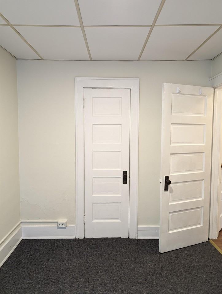 Blue Autumn Apartments - Photo 7 of 22