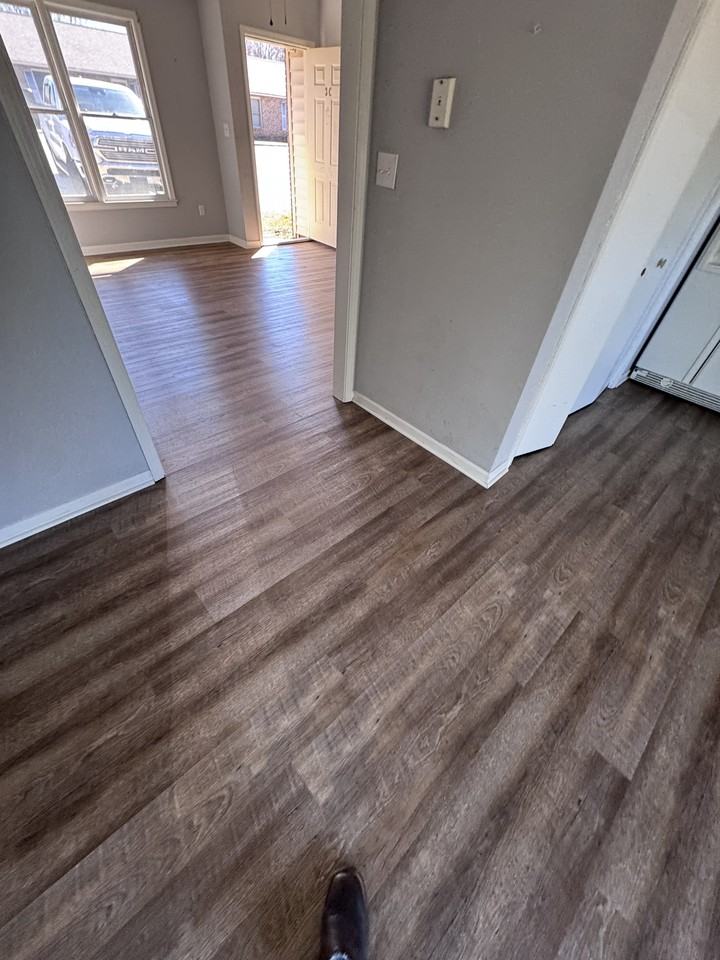 1623 Westbrook Dr Apt 3-C - Photo 3 of 8