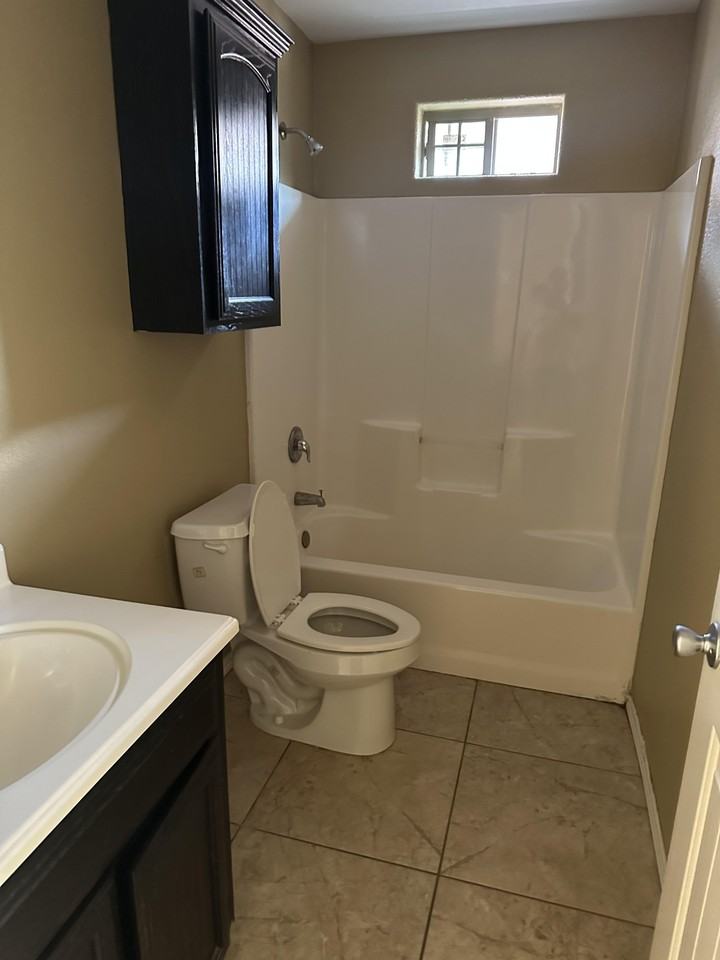 1903 Oasis Dr. - Photo 4 of 4