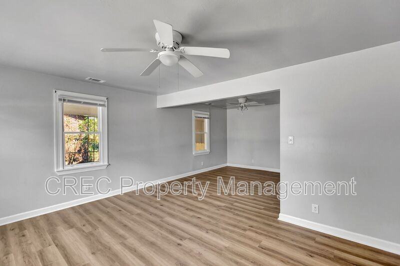 848 Savage Rd - Photo 5 of 24