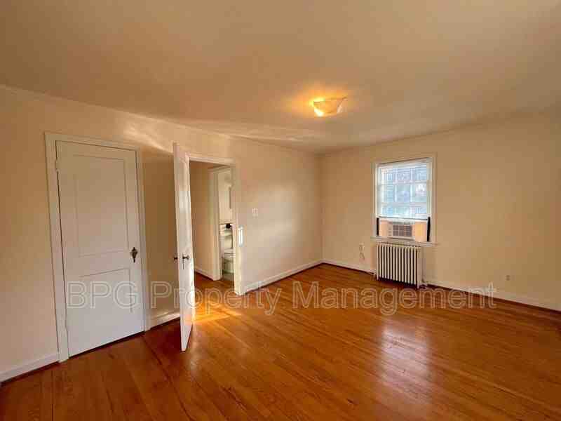 5721 11th St N #7 - Photo 3 of 13