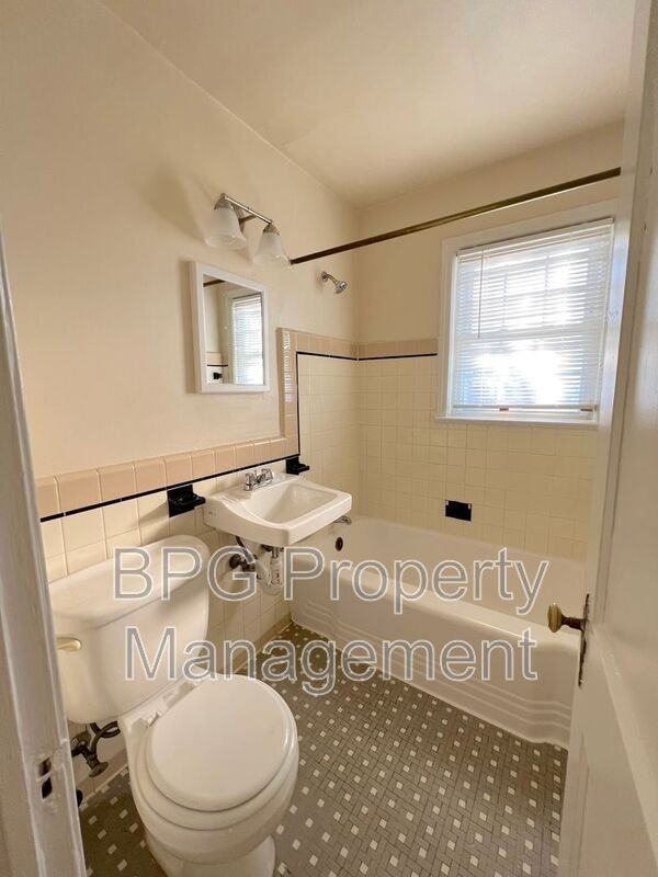 5721 11th St N #7 - Photo 6 of 13