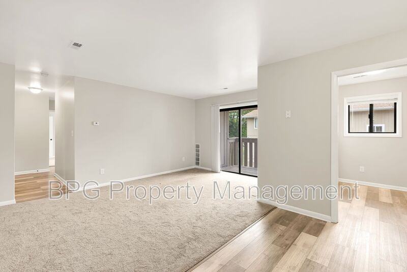 129 Green St #2 - Photo 7 of 27