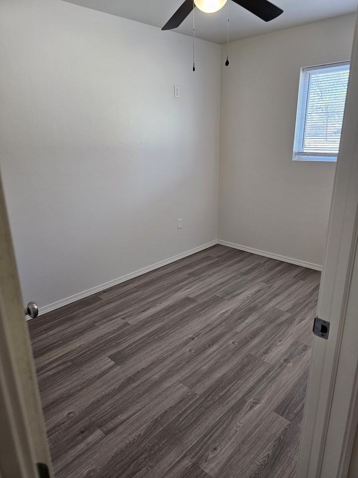 1601 East Grand Avenue - Photo 5 of 50