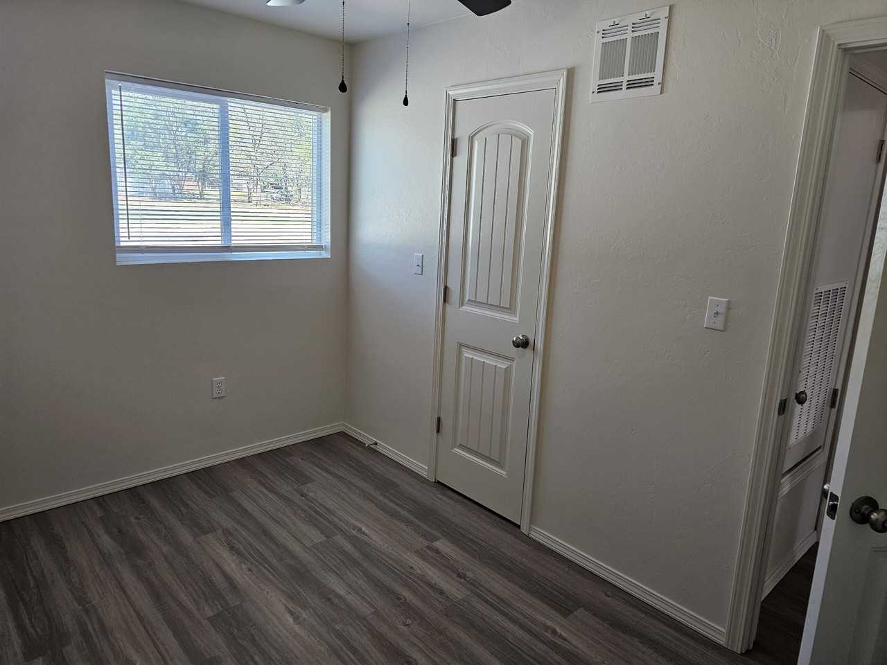 1601 East Grand Avenue - Photo 6 of 50