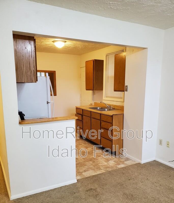 243 S Water Ave #2 - Photo 2 of 9