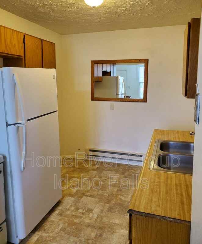 243 S Water Ave #2 - Photo 4 of 9