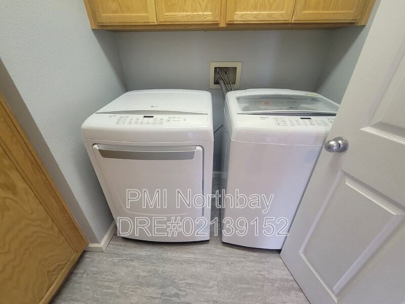 569 Loch Lomond Way - Photo 6 of 13