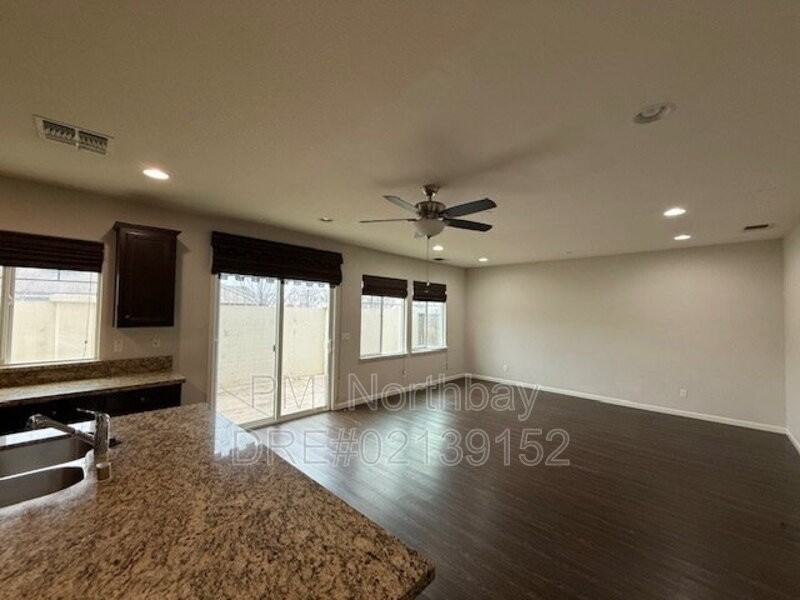 1275 Dartmouth Cir - Photo 2 of 18
