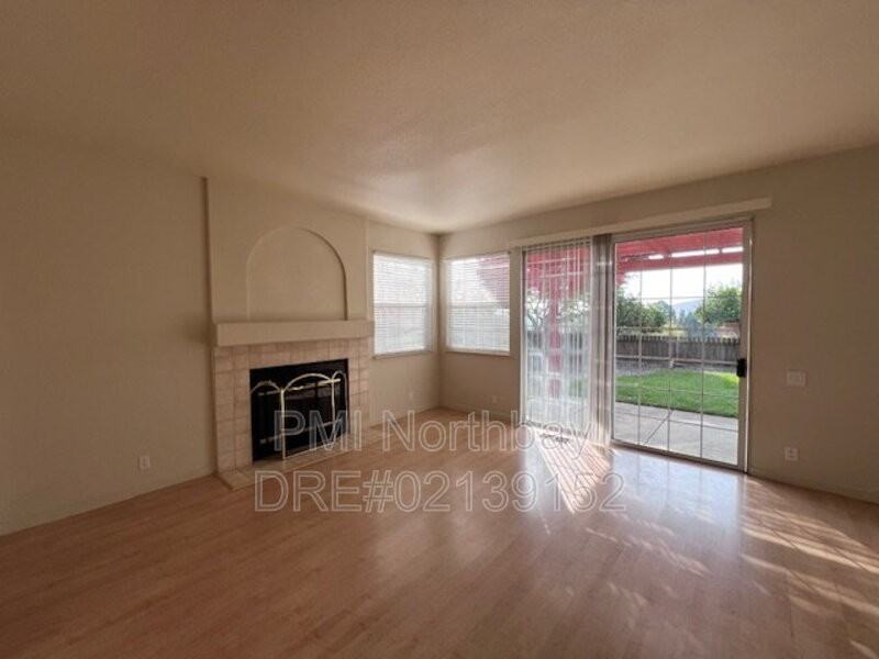 3213 Hilton Head Dr - Photo 4 of 29