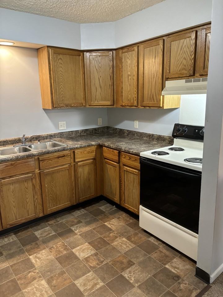 2110 Bradley Court - Photo 4 of 7