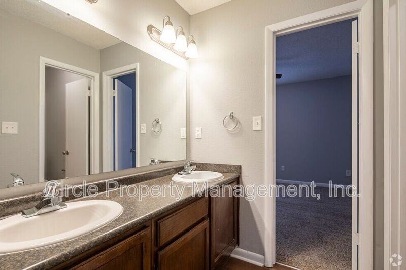 2021 Highridge Dr Sw - Photo 5 of 9