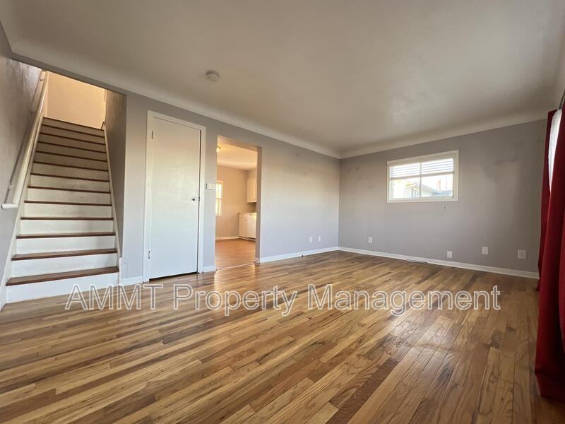 2990 1/2 8th St - Photo 3 of 10