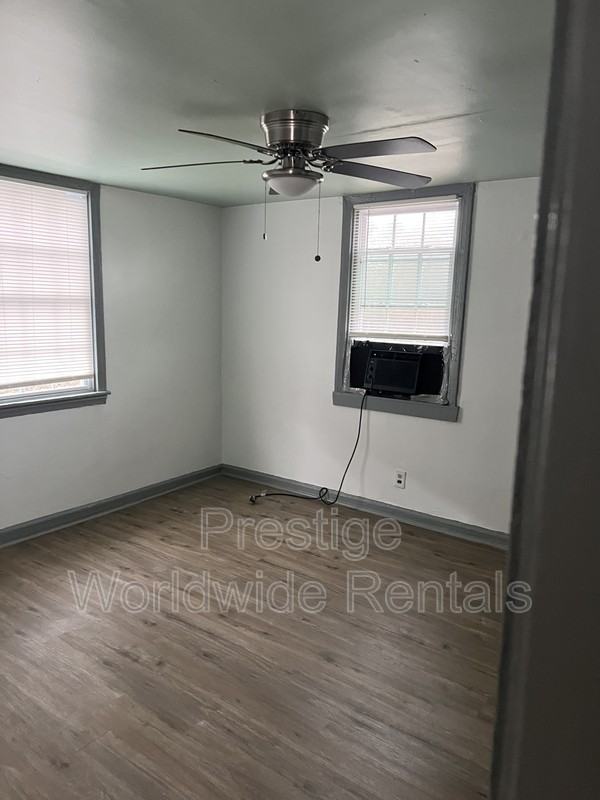 487 Mellon St - Photo 3 of 6