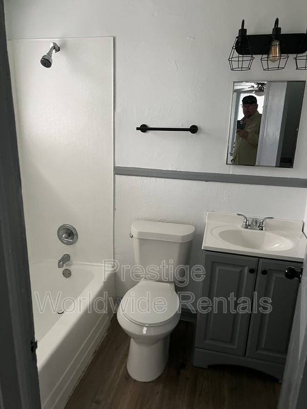 489 Mellon St - Photo 3 of 6