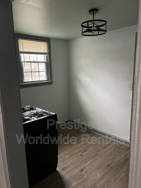 489 Mellon St - Photo 5 of 6