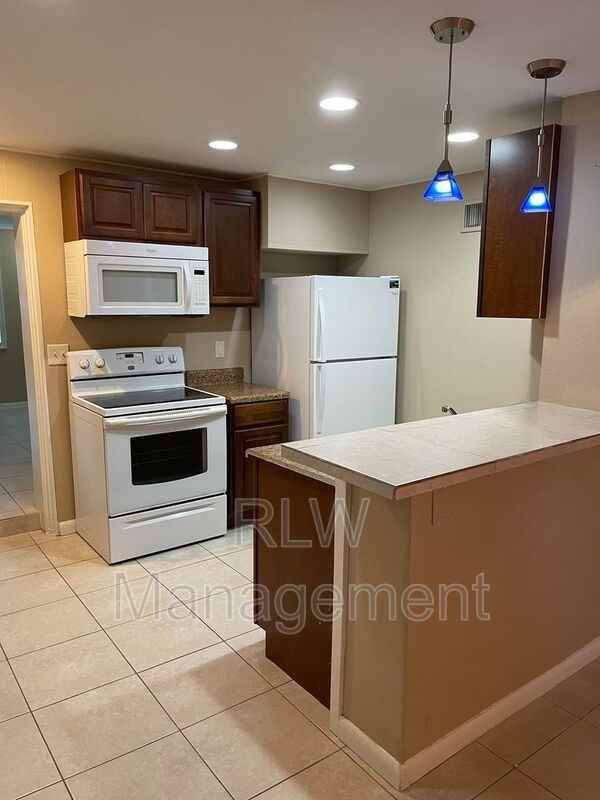 206 Osceola Ave - Photo 2 of 14