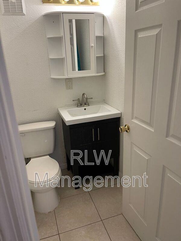 206 Osceola Ave - Photo 5 of 14