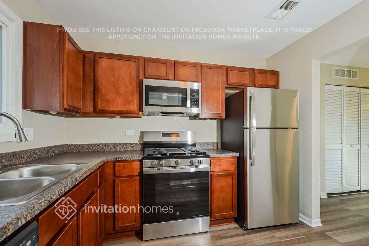 880 Edenwood Dr - Photo 6 of 17