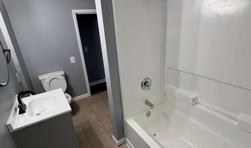 140 Washington Sq - Photo 4 of 14