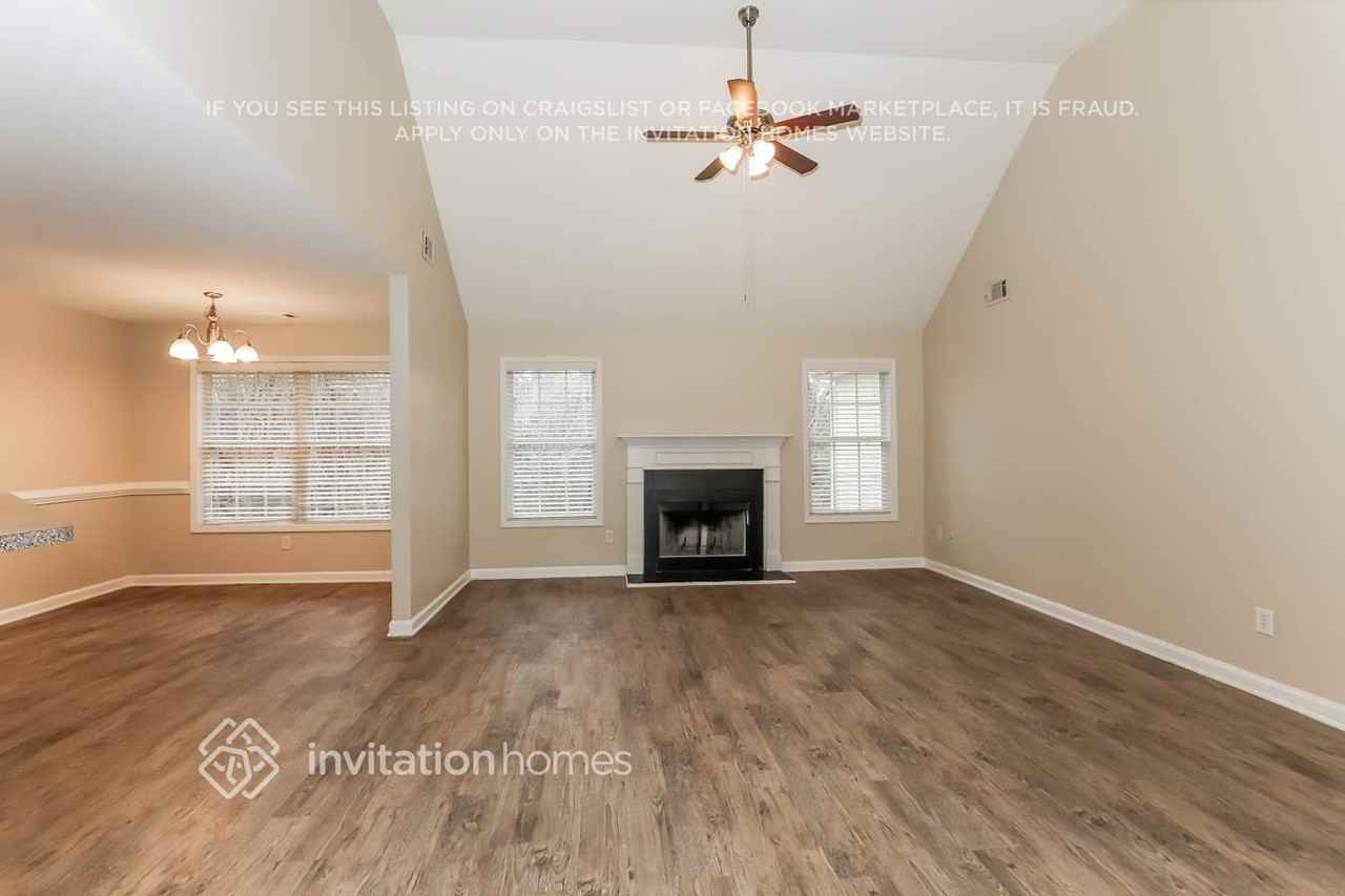 856 Betsy Ross Trl - Photo 3 of 17