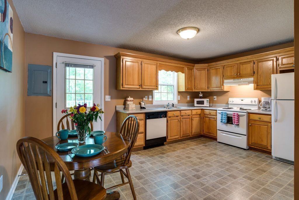 Bella Manor Apartments - Photo 5 of 28