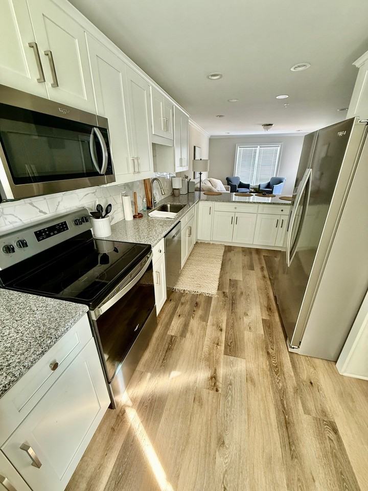 Howard Street Investments, LLC - Photo 3 of 10