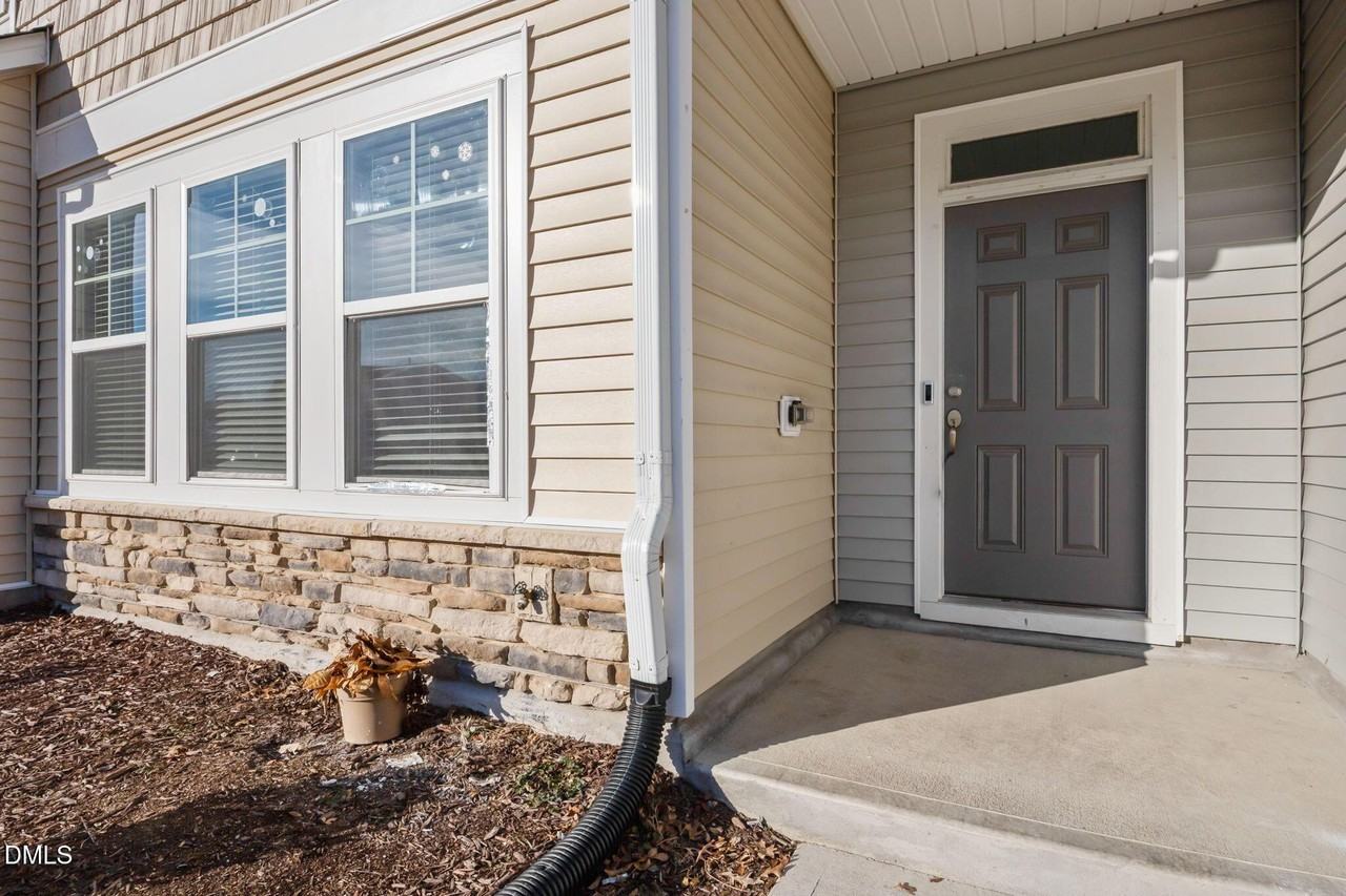 2402 Chert Ln - Photo 3 of 50