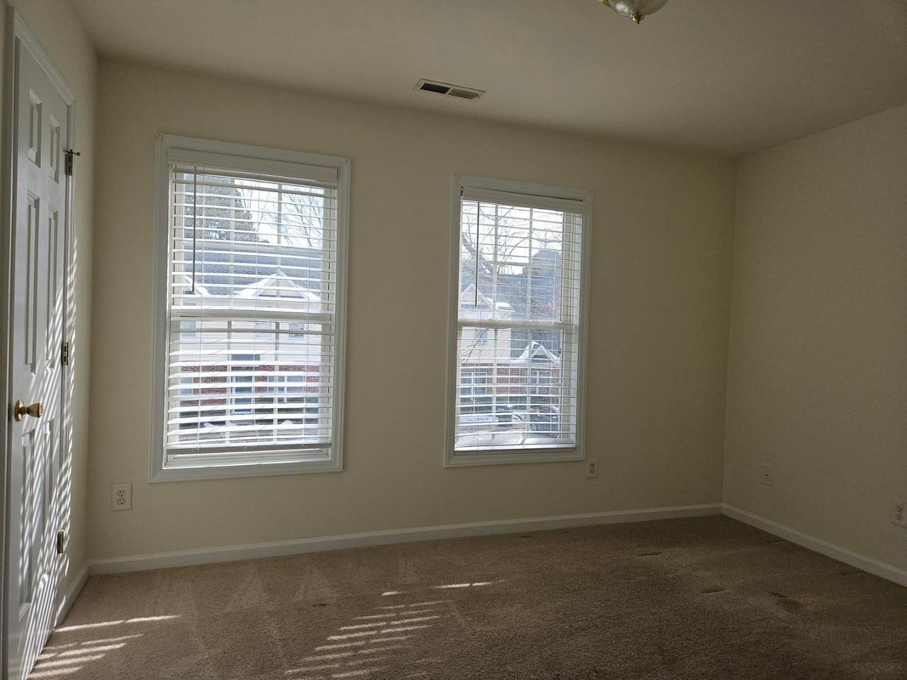 4625 Ravi Rd - Photo 7 of 10