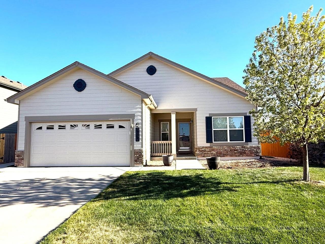 8367 Chasewood Loop - Photo 2 of 48