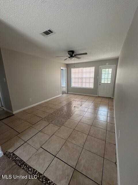 3524 Morningview Dr - Photo 2 of 15