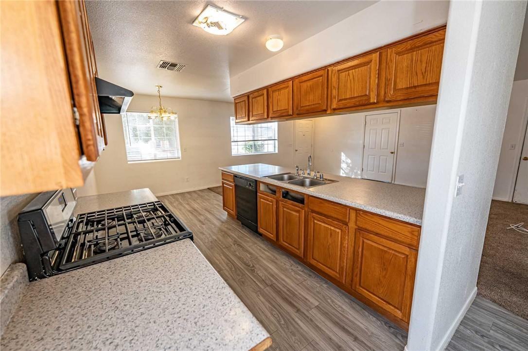 3422 Cypress St - Photo 2 of 17