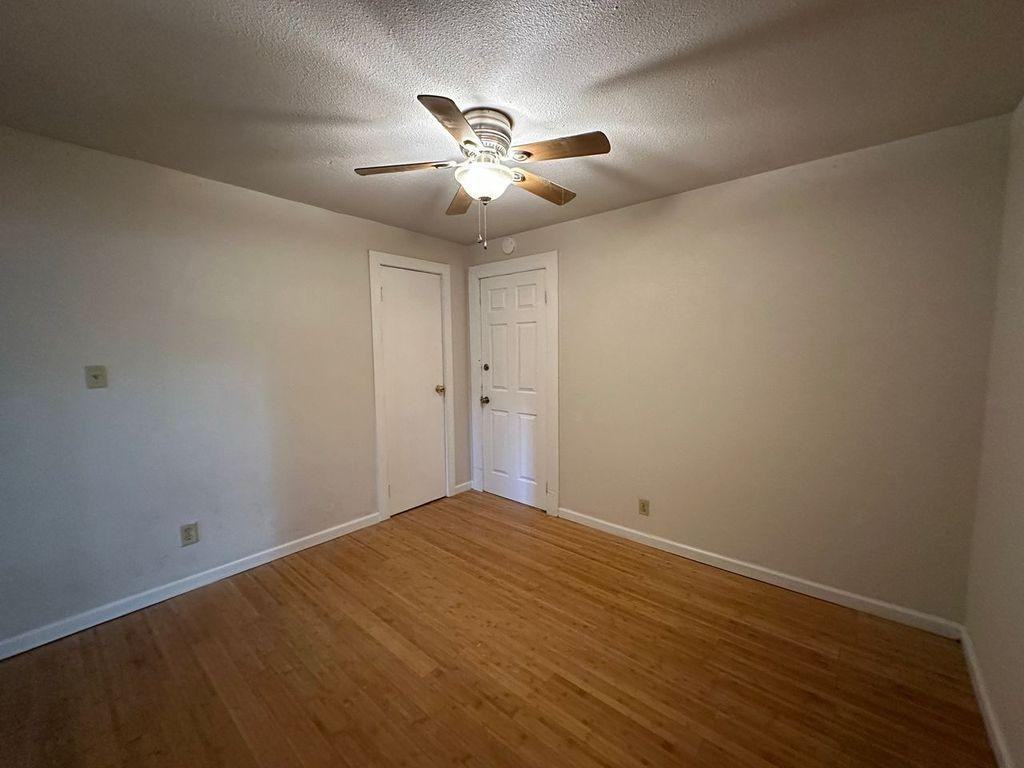 108 Arno St Se #A - Photo 4 of 18