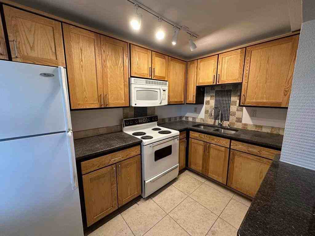 108 Arno St Se #A - Photo 7 of 18