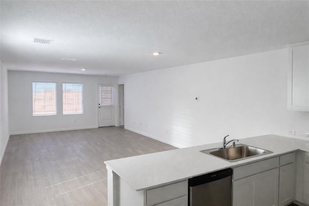 3017 Campeiro Ave - Photo 3 of 13