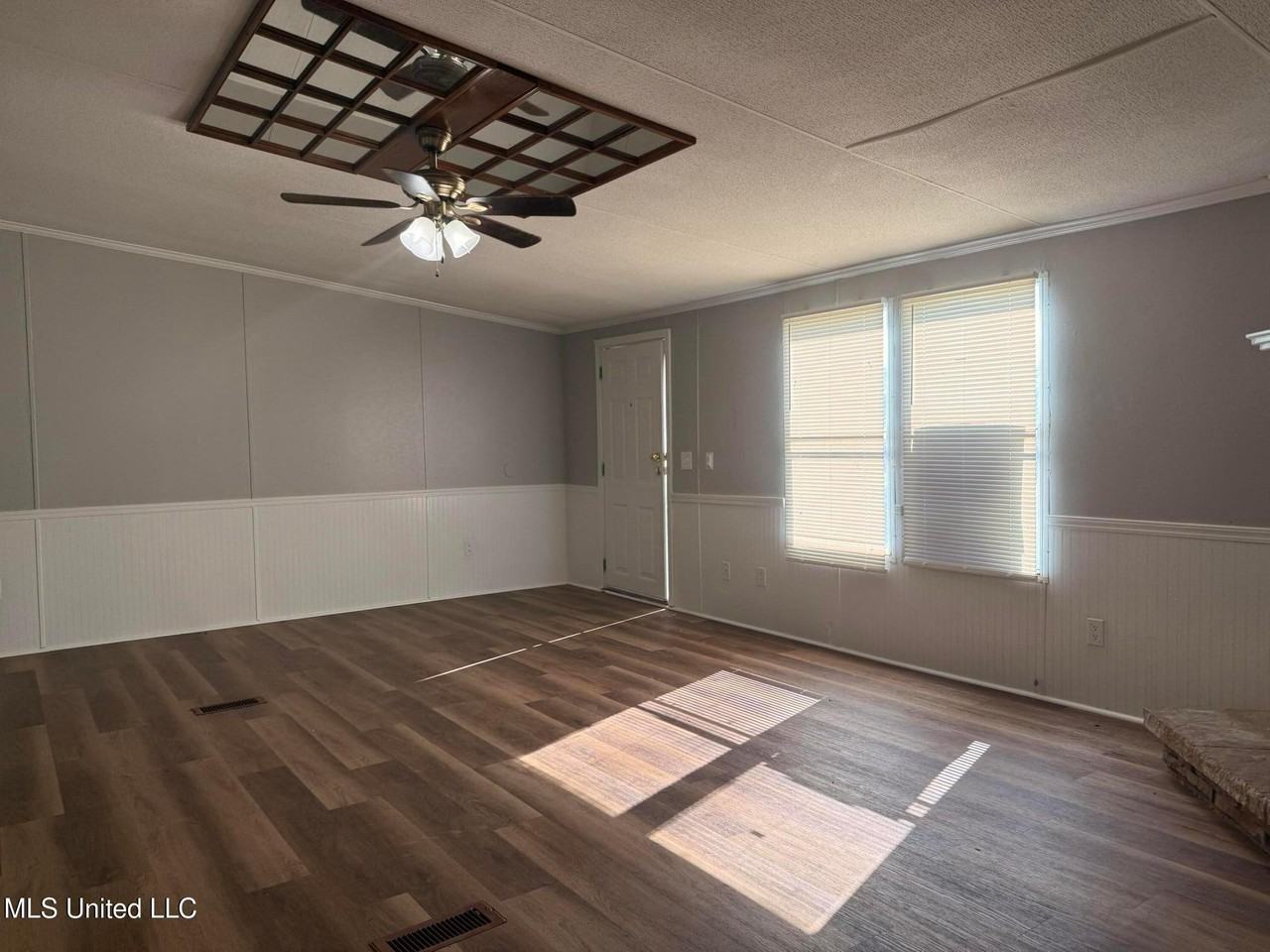 103 Cedar Ridge Blvd - Photo 3 of 10