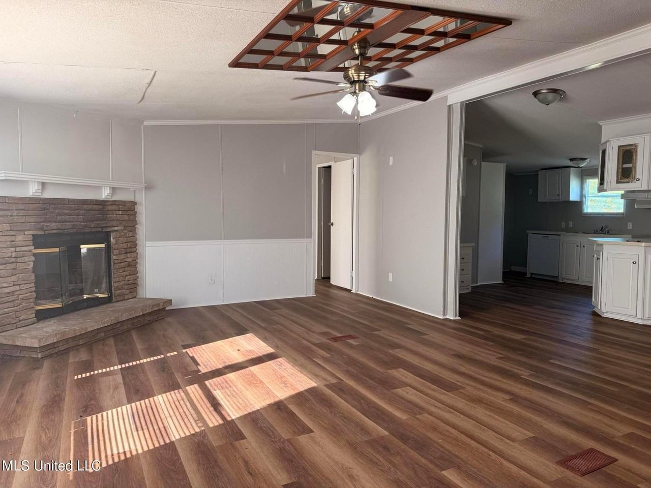 103 Cedar Ridge Blvd - Photo 4 of 10