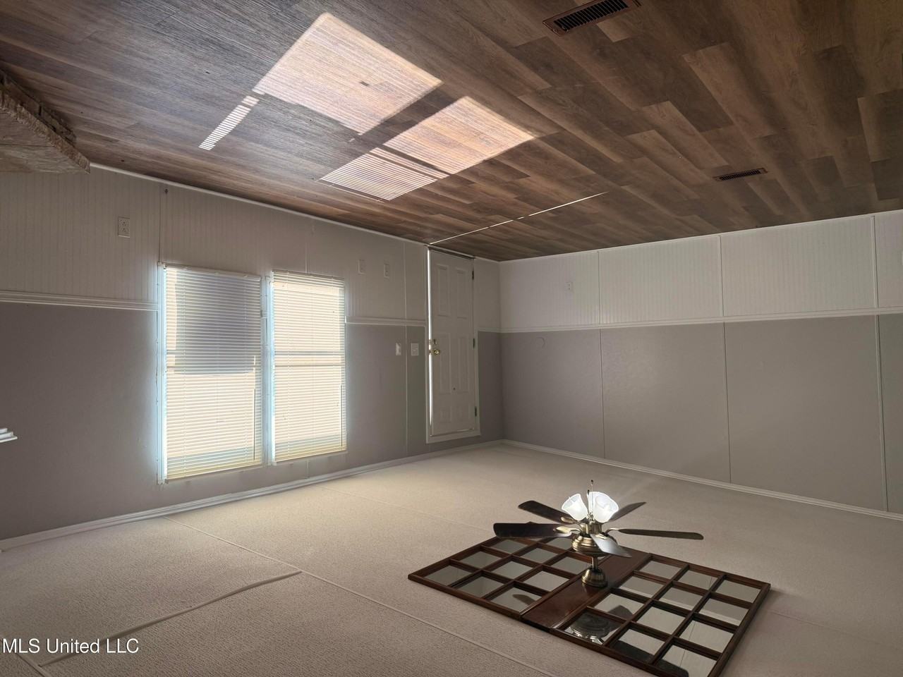 505 Hillview Ct - Photo 2 of 16