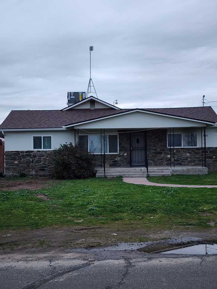 6832 E Harvey Ave #1 - Photo 6 of 10