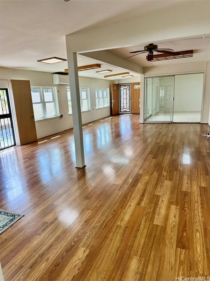 520 Halemaumau St - Photo 5 of 25