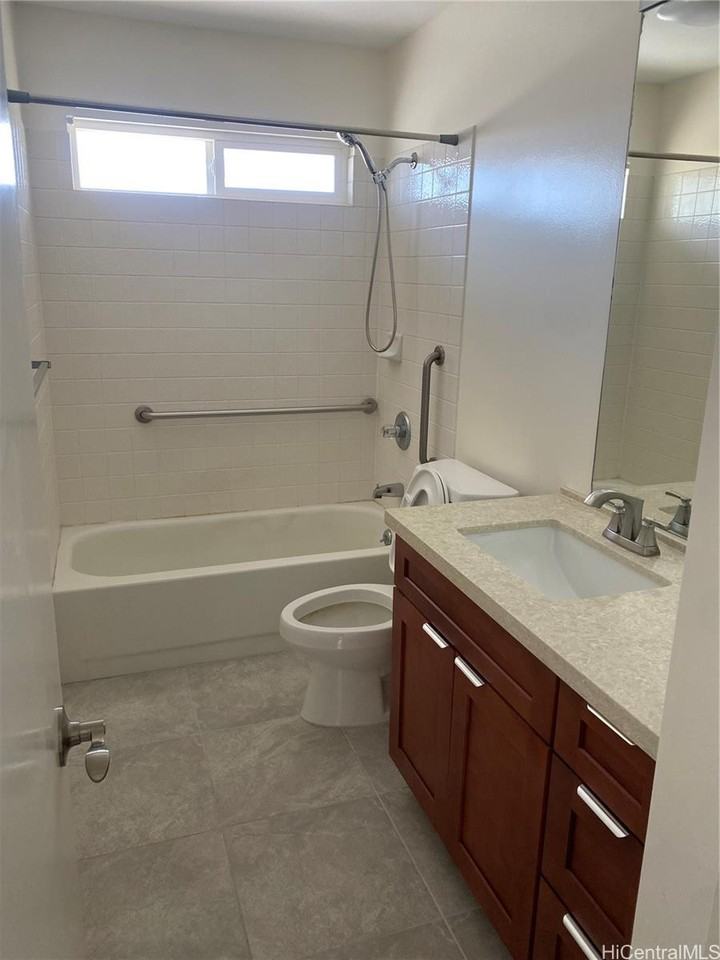 1122 4th Ave #A - Photo 6 of 12