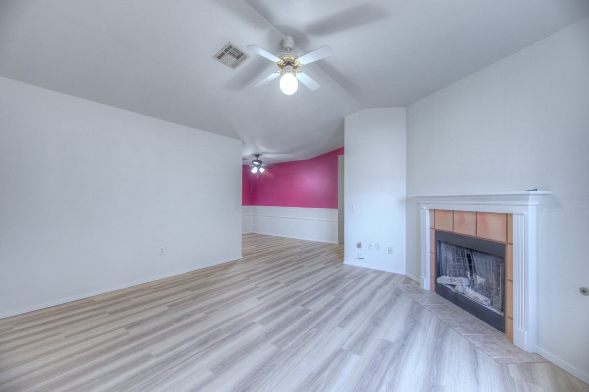 1712 W 57th Pl #1 - Photo 3 of 25