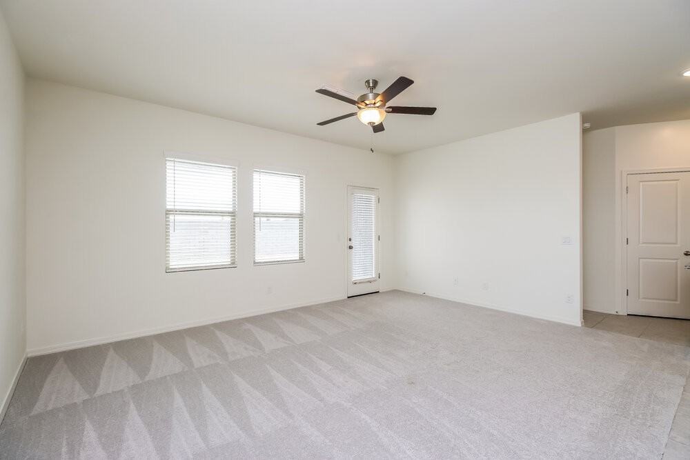 32545 N Newby Dr - Photo 3 of 16