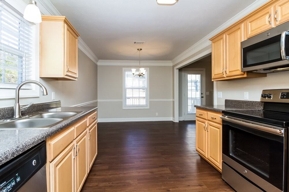 1636 Bridgecrest Dr - Photo 7 of 17