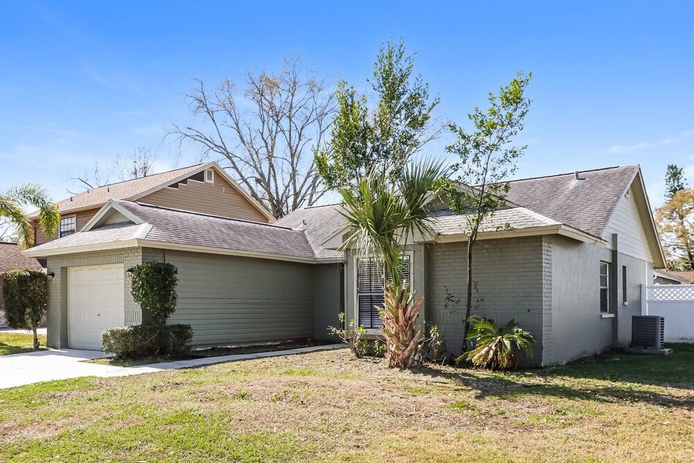 12722 Trowbridge Ln - Photo 3 of 16