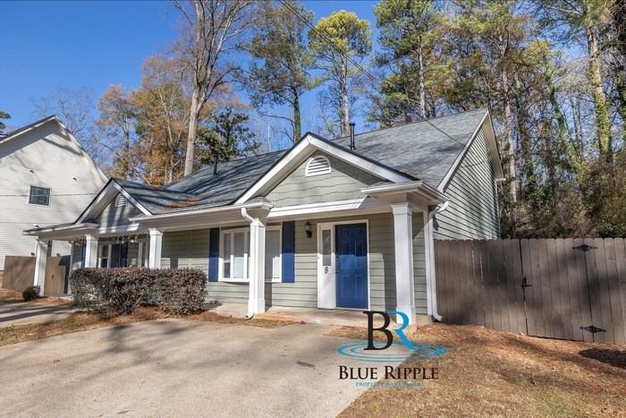 1143 Love St Se #B - Photo 4 of 20