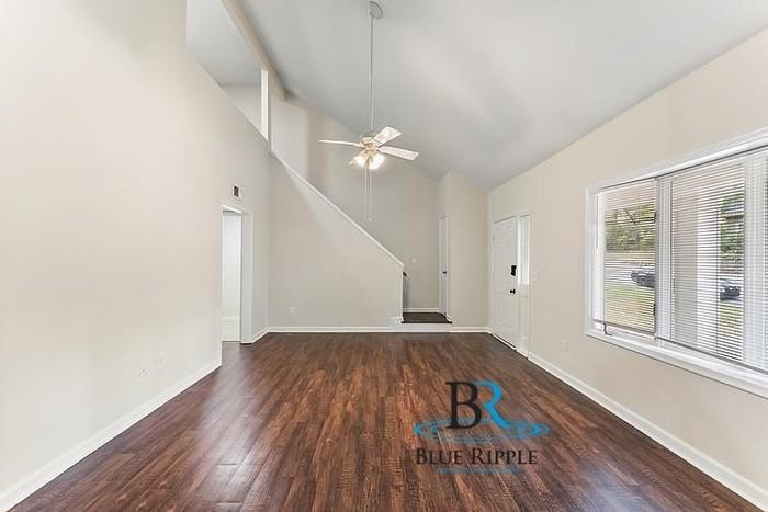 1143 Love St Se #B - Photo 5 of 20