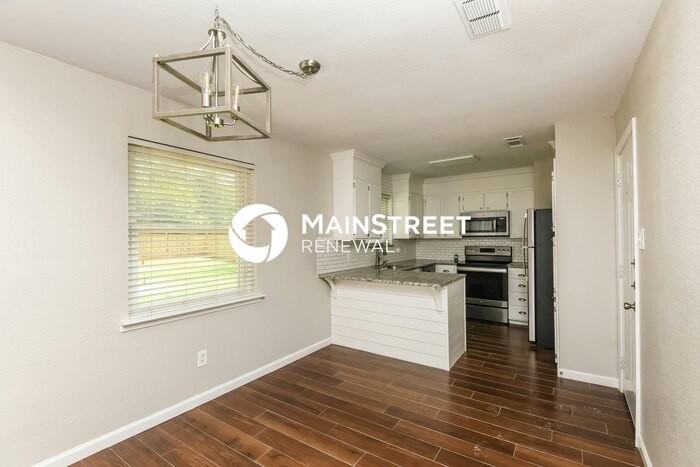 812 Lake Pl - Photo 5 of 16