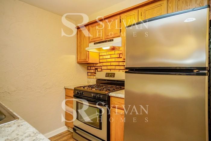 1110 Edward St - Photo 7 of 16